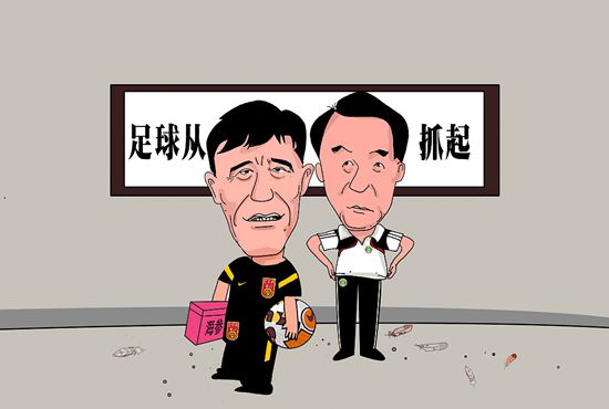 当然，还有他那停泊在海滩中那可爱的红色水陆两用机随着电话铃声响起，中年男子放下遮面的报纸，继而露出他动人的脸庞——竟然是戴着墨镜的猪面人!波尔戈·罗素(这个名字在意大利语中是红猪笨蛋的意思)，身高中等偏下，曾任意大利空军大尉，立下赫赫战功。
